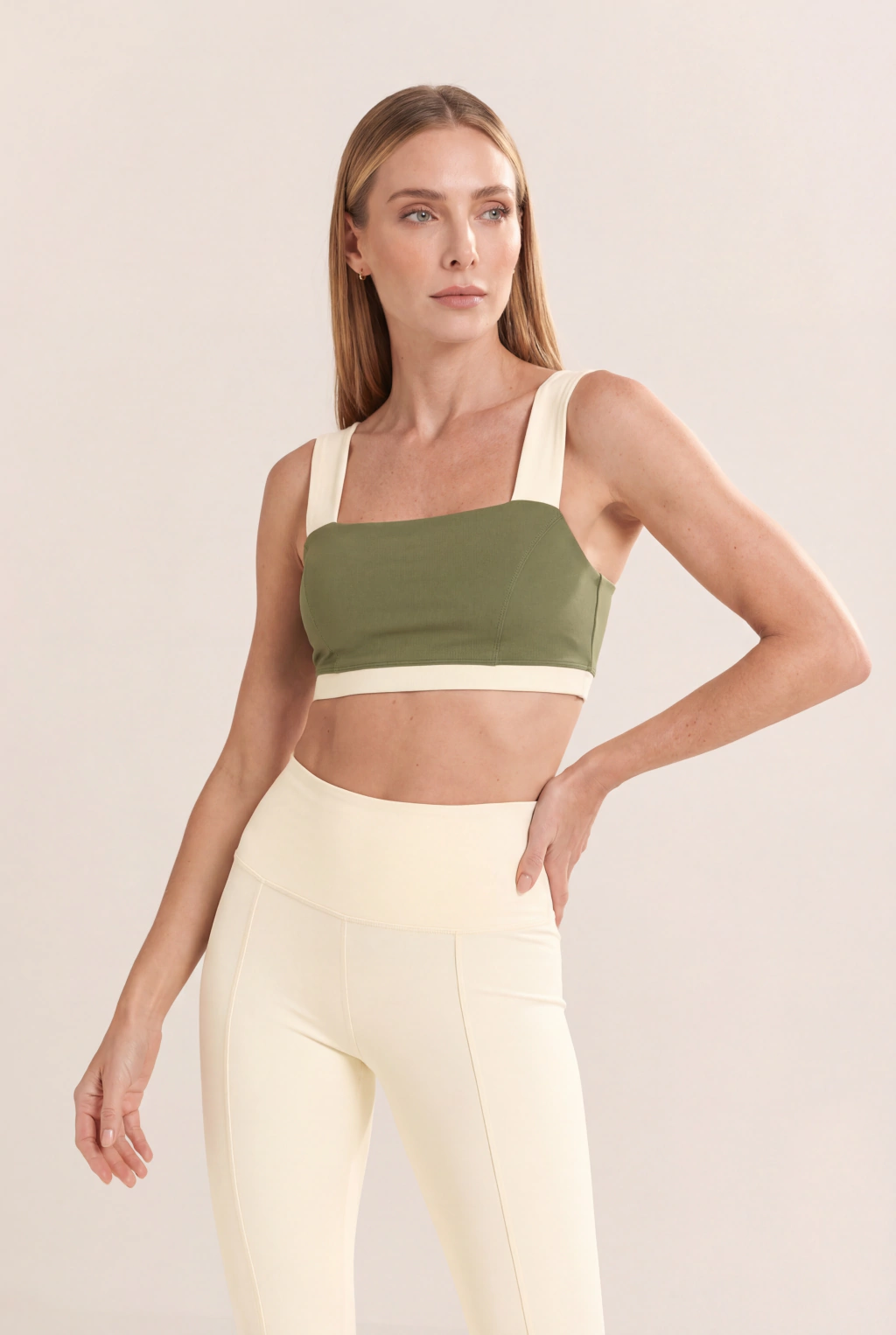 Calça Legging Compress Detalhe Pespontos e Fenda - Imagem 8